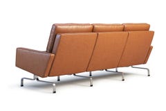 Sofa en cuir de Brown le sofa 3d de Trois-Seat rendent illustration libre de droits Sofa en cuir de Brown le sofa 3d de Trois-Seat rendent illustration libre de droits