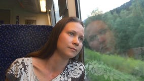 Sogno della donna che viaggia in treno Sogno della donna che viaggia in treno