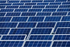 Solarkraftwerk lizenzfreie stockfotos Solarkraftwerk lizenzfreie stockfotos