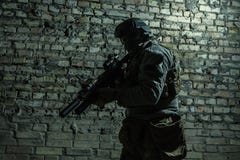 Soldat d'armée avec des armes photographie stock Soldat d'armée avec des armes photographie stock