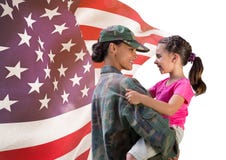 soldat och dotter framme av USA-flaggan fotografering för bildbyråer soldat och dotter framme av USA-flaggan fotografering för bildbyråer