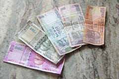 Soldi indiani e rupie delle banconote, 2000, 500, 100, 50 e 10, Li immagine stock libera da diritti Soldi indiani e rupie delle banconote, 2000, 500, 100, 50 e 10, Li immagine stock libera da diritti