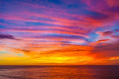 Solnedgång på Jimbaran, södra Kuta, Bali, Indonesien royaltyfri bild Solnedgång på Jimbaran, södra Kuta, Bali, Indonesien royaltyfri bild