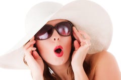 Sombrero de paja del verano de la mujer del encanto que desgasta fotografía de archivo Sombrero de paja del verano de la mujer del encanto que desgasta fotografía de archivo