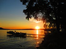 Sommarsolnedgångar royaltyfri fotografi Sommarsolnedgångar royaltyfri fotografi