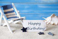 Sommer-Aufkleber mit Klappstuhl und Text-alles Gute zum Geburtstag lizenzfreie stockbilder Sommer-Aufkleber mit Klappstuhl und Text-alles Gute zum Geburtstag lizenzfreie stockbilder