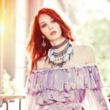 Sommerporträt der jungen boho Art-Frauenaußenaufnahme lizenzfreies stockfoto Sommerporträt der jungen boho Art-Frauenaußenaufnahme lizenzfreies stockfoto