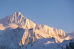 Sommet de crête de montagne de Baker de bâti Scène du nord de nature d'hiver de parc national de cascades images libres de droits Sommet de crête de montagne de Baker de bâti Scène du nord de nature d'hiver de parc national de cascades images libres de droits