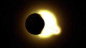 Sonnenfinsternis - volle Eklipse Sonnenfinsternis - volle Eklipse