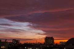 Sonnenuntergang in der städtischen Stadt lizenzfreies stockfoto Sonnenuntergang in der städtischen Stadt lizenzfreies stockfoto