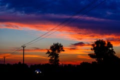 Sonnenuntergang über der Straße lizenzfreie stockbilder Sonnenuntergang über der Straße lizenzfreie stockbilder