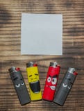 Sorrida sul portfire con il portfiret di A con le immagini degli smilies sopra quel campo in bianco per l'iscrizione fotografia stock Sorrida sul portfire con il portfiret di A con le immagini degli smilies sopra quel campo in bianco per l'iscrizione fotografia stock