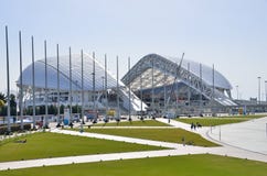 Sotchi, Rusland, 01 Maart, 2016, Ijspaleis Fisht in het Olympische Park van Sotchi royalty-vrije stock afbeelding Sotchi, Rusland, 01 Maart, 2016, Ijspaleis Fisht in het Olympische Park van Sotchi royalty-vrije stock afbeelding