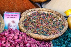 Souks в Marrakesh, Марокко, Самый большой традиционный рынок в Африке стоковые изображения rf Souks в Marrakesh, Марокко, Самый большой традиционный рынок в Африке стоковые изображения rf