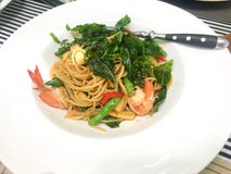 Spaghetti with chili and kiSpaghetti with chili and king prawn. royalty free stock photo Spaghetti with chili and kiSpaghetti with chili and king prawn. royalty free stock photo