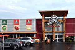 Specerihandlare för lantgårdpojke i Ottawa arkivfoton Specerihandlare för lantgårdpojke i Ottawa arkivfoton