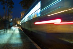 Speeding train at night Stock Photography Speeding train at night Stock Photography