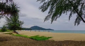 Spiaggia di Maikhao a Phuket, Tailandia immagine stock libera da diritti Spiaggia di Maikhao a Phuket, Tailandia immagine stock libera da diritti