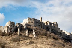 Spis-Schloss auf dem Hintergrund des blauen Himmels, Slowakei stockfoto Spis-Schloss auf dem Hintergrund des blauen Himmels, Slowakei stockfoto