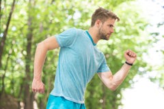 Sporten är livsföringen Idrottsmanlivsstil Den stiliga idrottsman nen parkerar in Manlig sk?nhet Sportwellbeing och självomsorg fotografering för bildbyråer Sporten är livsföringen Idrottsmanlivsstil Den stiliga idrottsman nen parkerar in Manlig sk?nhet Sportwellbeing och självomsorg fotografering för bildbyråer