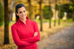 Sportliches Eignungsfrauenherbstporträt und -erfolg stockfoto Sportliches Eignungsfrauenherbstporträt und -erfolg stockfoto