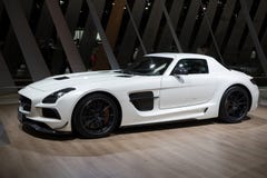 2013 sportwagen van de de Coupé de Zwarte Reeks van Mercedes Benz SLS AMG C197 stock foto's 2013 sportwagen van de de Coupé de Zwarte Reeks van Mercedes Benz SLS AMG C197 stock foto's