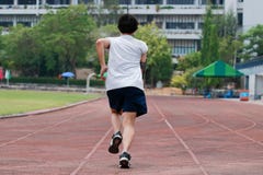 Spring för löpareidrottsman nenman på trackracen Jogga för sunt begrepp royaltyfri bild Spring för löpareidrottsman nenman på trackracen Jogga för sunt begrepp royaltyfri bild