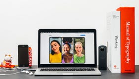 Spätestes iPhone X 10 mit Hochformat Stockfotografie Spätestes iPhone X 10 mit Hochformat Stockfotografie