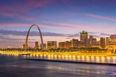 St Louis, Missouri, usa w centrum pejza? miejski na rzece mississippi obraz royalty free St Louis, Missouri, usa w centrum pejza? miejski na rzece mississippi obraz royalty free