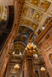ST PETERSBURG, RUSSLAND - 2. Januar 2019: Schöner Innenraum des der Kathedrale St. Isaacs Luxuriöse Decke und Haube innerhalb stockbilder ST PETERSBURG, RUSSLAND - 2. Januar 2019: Schöner Innenraum des der Kathedrale St. Isaacs Luxuriöse Decke und Haube innerhalb stockbilder