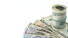 Staczający się sto dolarów na tło serii Amerykańskim pieniądze 5,10, 20, 50, nowi 100 dolarowy rachunek Wiele 100 USA banknotu od zdjęcia stock Staczający się sto dolarów na tło serii Amerykańskim pieniądze 5,10, 20, 50, nowi 100 dolarowy rachunek Wiele 100 USA banknotu od zdjęcia stock