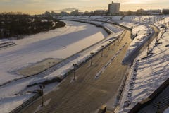 Staden av Tyumen i Ryssland Vinterflod i morgonen arkivbilder Staden av Tyumen i Ryssland Vinterflod i morgonen arkivbilder