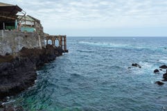 Stagni dell'oceano della città di Garachico, Tenerife, isole Canarie, Spagna fotografia stock Stagni dell'oceano della città di Garachico, Tenerife, isole Canarie, Spagna fotografia stock