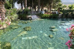 Stagno antico nella città antica di Hierapolis, Turchia Fotografia Stock Stagno antico nella città antica di Hierapolis, Turchia Fotografia Stock