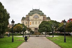 Stanu Theatre i dżumy kolumna w Kosice Sistani obraz royalty free Stanu Theatre i dżumy kolumna w Kosice Sistani obraz royalty free