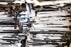 Stapel des schädigenden und zerbrochenen Tablettenauflagen-Bildschirms stockfotografie Stapel des schädigenden und zerbrochenen Tablettenauflagen-Bildschirms stockfotografie