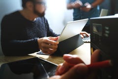 StartUp programmera lag Märkes- funktionsduglig digital tabell för Website arkivbilder StartUp programmera lag Märkes- funktionsduglig digital tabell för Website arkivbilder