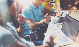 Startup концепция встречи метода мозгового штурма сыгранности разнообразия Компьтер-книжка экономики сотрудника команды дела глоб стоковая фотография Startup концепция встречи метода мозгового штурма сыгранности разнообразия Компьтер-книжка экономики сотрудника команды дела глоб стоковая фотография