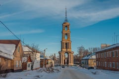 Stary rujnujący dzwonkowy wierza zaniechany St Nicholas kościół w Venev, Tula region obrazy stock Stary rujnujący dzwonkowy wierza zaniechany St Nicholas kościół w Venev, Tula region obrazy stock