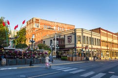 Starzy ceglani domy, puby i restauracje w W centrum Wiktoria, zdjęcia stock Starzy ceglani domy, puby i restauracje w W centrum Wiktoria, zdjęcia stock