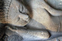 Statua antica di Buddha adagiantesi Fotografie Stock Statua antica di Buddha adagiantesi Fotografie Stock