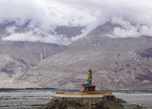 Statue de Maitreya Bouddha dans Ladakh, Inde Photo libre de droits Statue de Maitreya Bouddha dans Ladakh, Inde Photo libre de droits