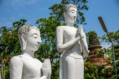 Statue di Buddha in si Ayutthaya di Phra Nakhon, a Wat Yai Chai MongkolMongkhon Tailandia, una del punto di riferimento storico f immagine stock libera da diritti Statue di Buddha in si Ayutthaya di Phra Nakhon, a Wat Yai Chai MongkolMongkhon Tailandia, una del punto di riferimento storico f immagine stock libera da diritti