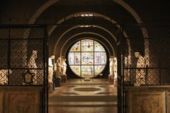 Statue gallery and stained glass window Duccio di buoninsegna. Interior of the Metropolitan Cathedral of Santa Maria Assunta. Sien