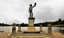 Statuue Perseus и Медузы, садов Trentham, Гладить рукой-на-Trent стоковая фотография rf Statuue Perseus и Медузы, садов Trentham, Гладить рукой-на-Trent стоковая фотография rf