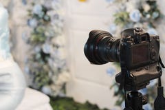 stehende Arbeit der Kamera in der Hochzeit stockbilder stehende Arbeit der Kamera in der Hochzeit stockbilder