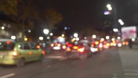 Stehender Verkehr in der Stadt nachts Stehender Verkehr in der Stadt nachts