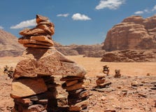Steine in der W?ste Wadi Rum lizenzfreies stockbild Steine in der W?ste Wadi Rum lizenzfreies stockbild