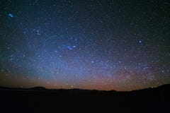 Sterne und Airglow auf den Andenhochländern in Bolivien, Südamerika stockbilder Sterne und Airglow auf den Andenhochländern in Bolivien, Südamerika stockbilder