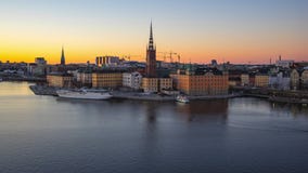 Stockholm horisontdag till nattetidschackningsperioden i den Stockholm staden, Sverige arkivfilmer Stockholm horisontdag till nattetidschackningsperioden i den Stockholm staden, Sverige arkivfilmer